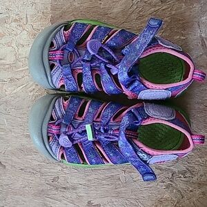 Little Kid Keens! Waterproof! Size 11